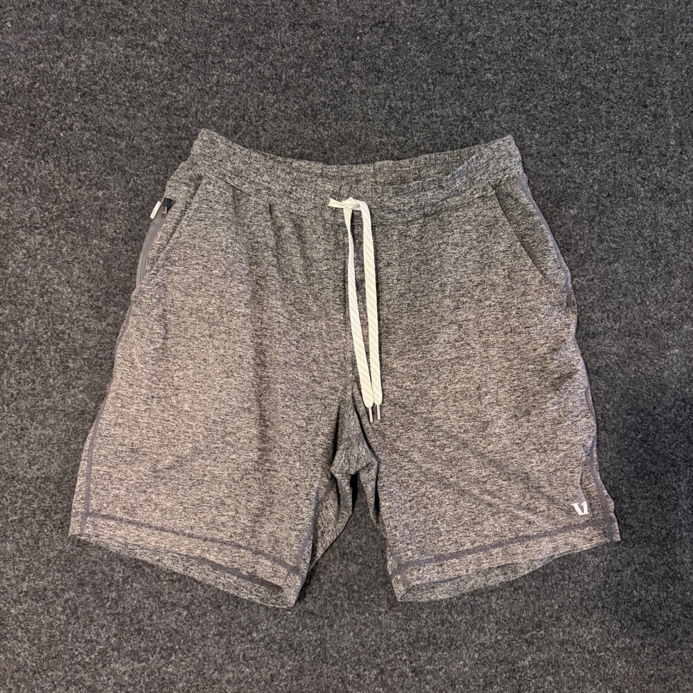 Vuori Ponto Short Charcoal Heather Grey Performance Knit Mens Size M V344